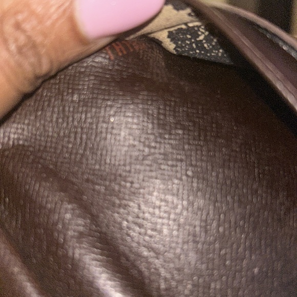 AUTHENTIC LV DAMIER WALLET - Picture 6 of 7